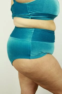 Velveteratti Turquoise High Waisted BRAZIL Scrunchie Bum Shorts – Plus Size | Pole Wear 11 Velveteratti Turquoise High Waisted BRAZIL Scrunchie Bum Shorts – Plus Size | Pole Wear -Pole Dancing Clothing Store 331334A8 4976 4EED BAD3 4D551000CD9E